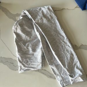 Wunder under hr tight